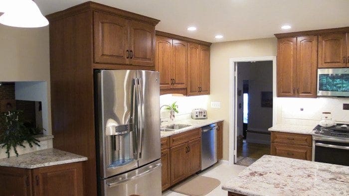 Cherry Cabinets Kitchen Remodel, How To Update Kitchen With Dark Cherry Cabinets