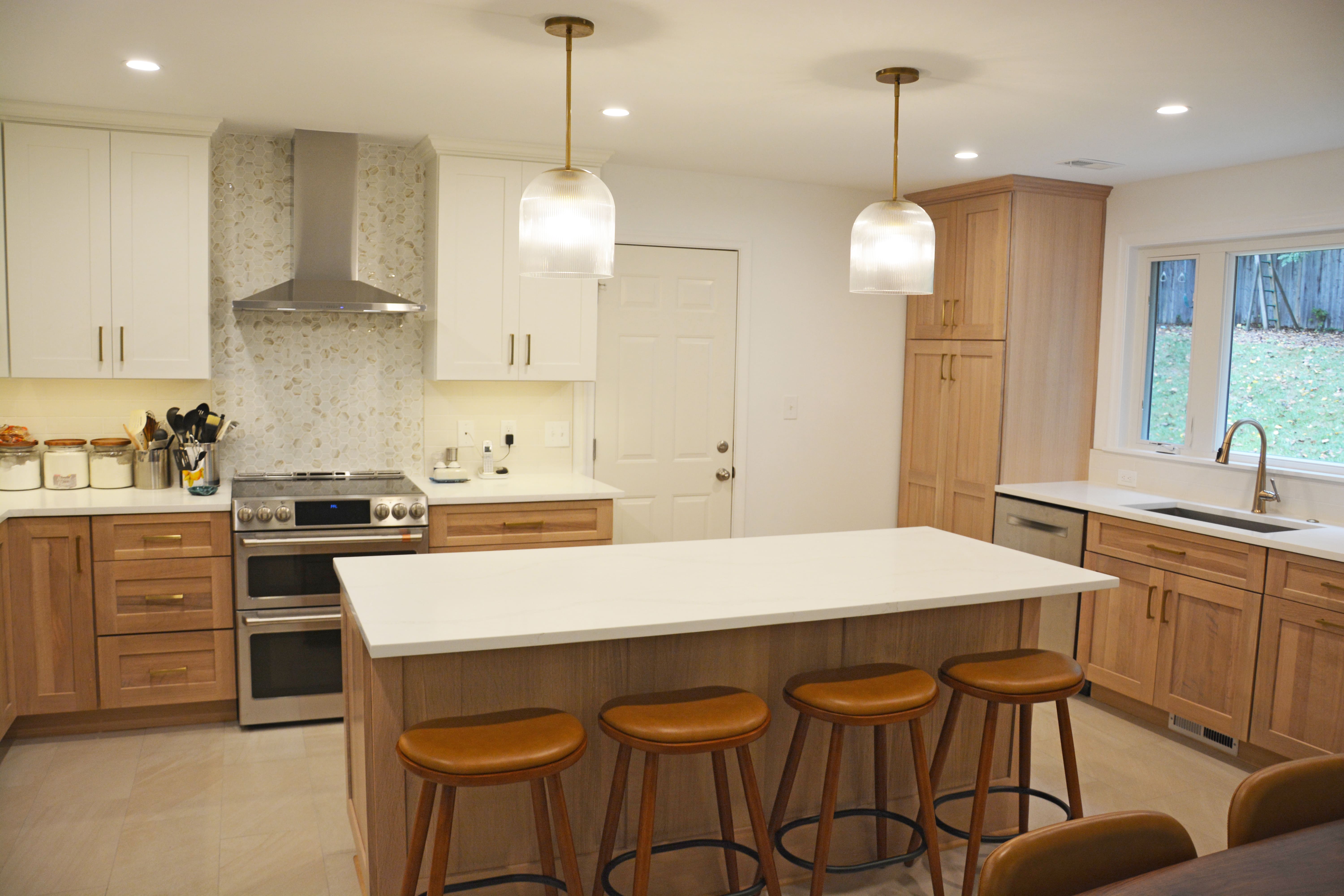 If you’re looking to spruce up a Columbia kitchen counter or seeking a full replacement, these top trends can help inspire your next project.